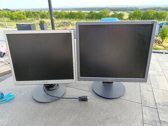 2x SONY MONITOR LCD - CENA ZA OBA 100KČ OSOBNĚ