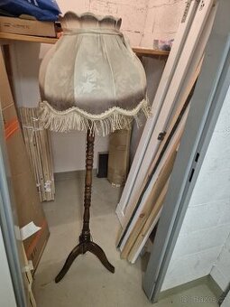 Starožitná stojací lampa