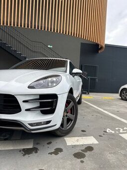 🏁 Porsche Macan Turbo 3.6 V6 – FULL výbava | Karbón | 294kW