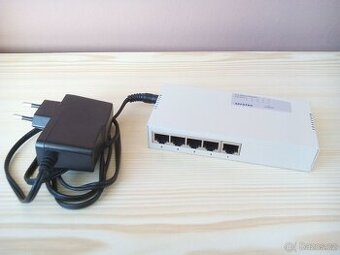 Switch Repotec RP-1705M 5-port - 1
