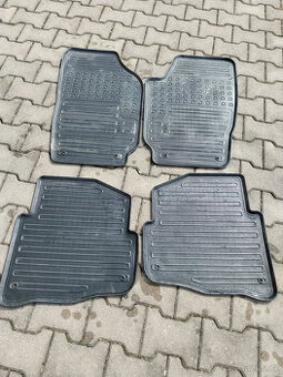 Gumové koberečky na Škoda Fabia 1