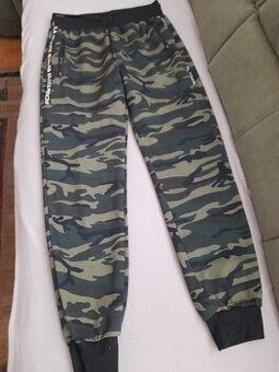 Tepláky maskovací vel .S