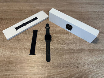 Apple Watch Series 5 44mm – černé, krabice + nový řemínek