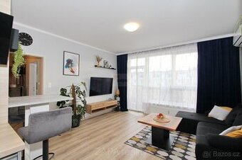 Pronájem bytu 2+kk s balkonem a parkovacím stáním Praha 9 Vy