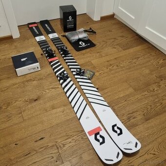 Novy skialpovy set Scott Proguide 89 s pasmi a viazanim