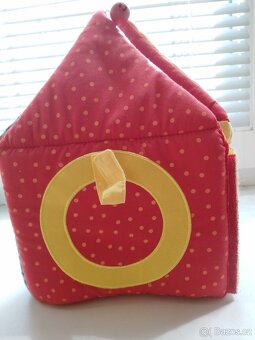 HRAČKY PRO NEJMENŠÍ TEXTILNÍ - DOMEČEK, ZNAČKA HABA