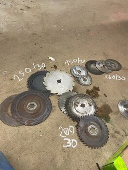 Pilové kotouče cca 20 ks