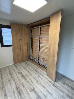 Postel ve vest. skříni