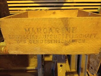 Stará bedýnka, prepravka s nápisem - 1