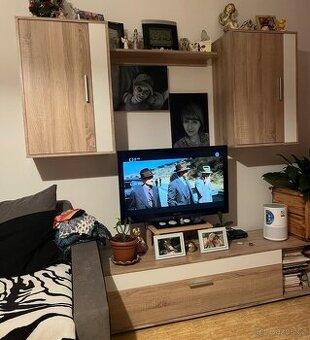 🛋️ Obyváková stěna – zachovalá,  úložný  prostoru