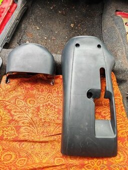 Krycí plasty pod volantem z Fiat Strada