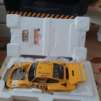 1:18 Porsche Exoto 934.935