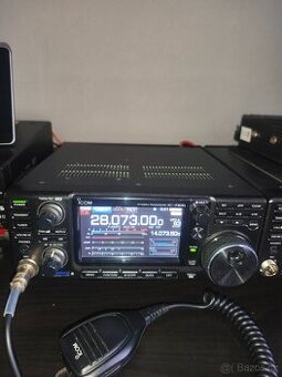 ICOM IC -7300  HF/50mhz