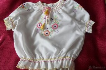 Dětská ručně vyšívaná halenka