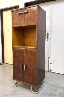 Dřevěná Skříň, 20.-30. léta