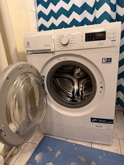 Pračka Electrolux přední plnění