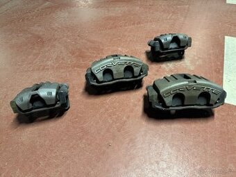 Brzdové třmeny Corvette C6 OEM
