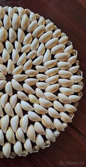 Prostirání z mušliček