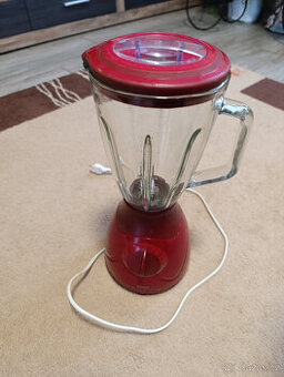 Stolní mixer na 1,5 L - skleněná nádobka.