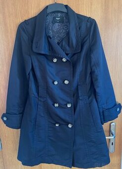 Kvalitní kabát Reserved, černý,, původní cena 2 499 Kč, půso