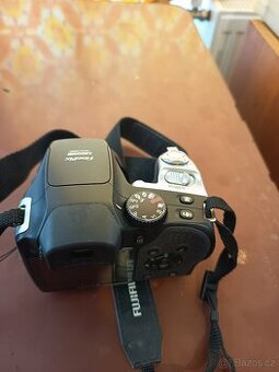 prodam foto FUJIFILM FINEPIX S8000fd jako novy