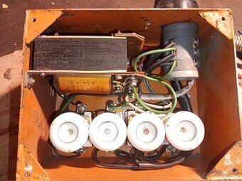 Vačkový spínač, spouštěč motoru, skříň JBC 005