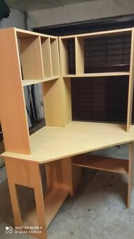 Rohový psací stůl