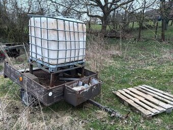 Prodám vozík s nádrží na vodu a stojanem