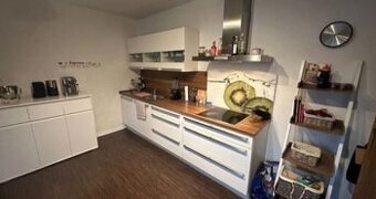 Luxusní moderní linka se spotřebiči,6317