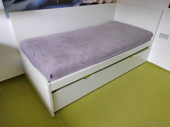 Postel IKEA 90x200cm s oběma rošty, vysouvací lůžko