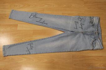Krásné dívčí džíny vel. 158