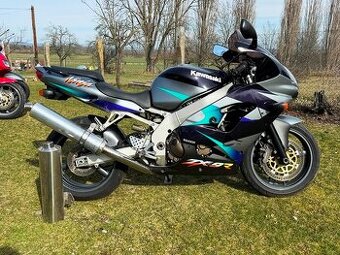 Kawasaki ZX-9R Ninja, v původním stavu, plně funkčni