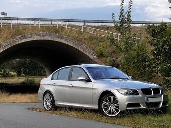 BMW E90 330xi M-Paket-190kW-N52-Logic7-ACC-TV-BT-CCC