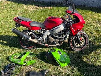 Rozprodam Kawasaki ZX6R Ninja 98-99 na nahradni dily ZX600FE