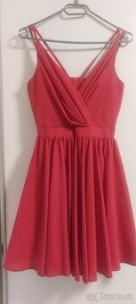 Šaty na ples nebo do tanečních vel.34