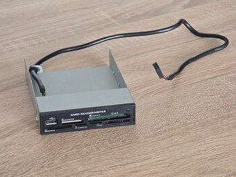 Multiformátová čtečka paměťových karet do 3,5" pozice