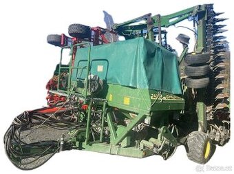 Secí kombinace JOHN DEERE 740A
