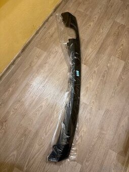 BMW F30 zadní difuzor nerozbalený