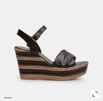 Nové dámské sandály na klínku kožené Baťa 39 a 40