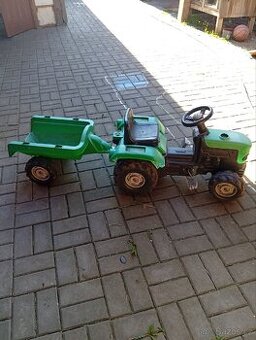 Dětský traktor