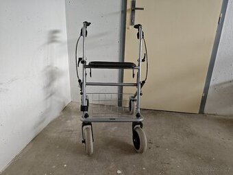 Prodám chodítko pro seniory značky Meyra