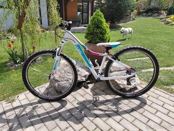 Dívčí kolo Cube xct 27,5 - 1