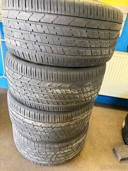 Letní pneu 285/35 R22 - 1