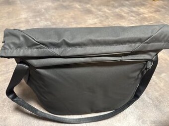 Taška Peak design 15 l černá