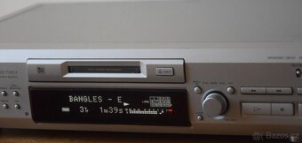 Minidisc deck SONY MDS-JE530,10xMD, manuál a kabely cinch