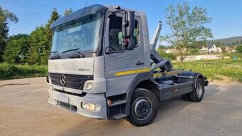 Mercedes Atego 1218 hákový nosič kontejnerů