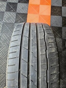 1ks letní pneu Hankook 235/40 R19 XL