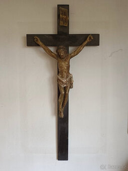 Starožitný dřevěný kříž s korpusem Krista – řezba, 127x57 cm