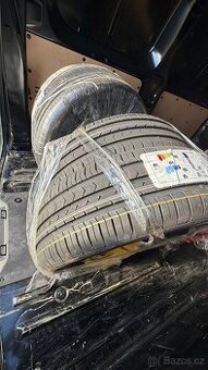 Continental Premium Contact 5 215/65 R16 - 1