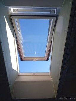Střešní okna plastová skylight 4kusy 66x118cm